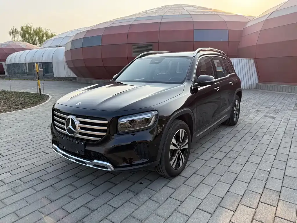 Mercedes-Benz GLB — фото 1