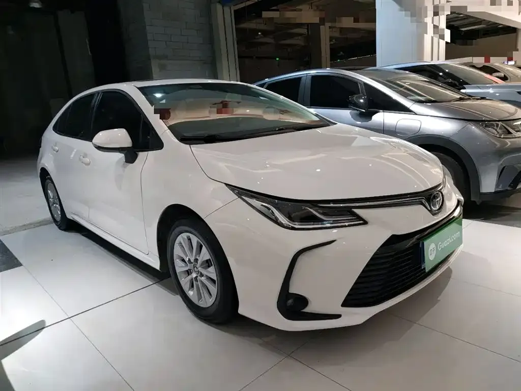 Toyota Corolla — фото 4