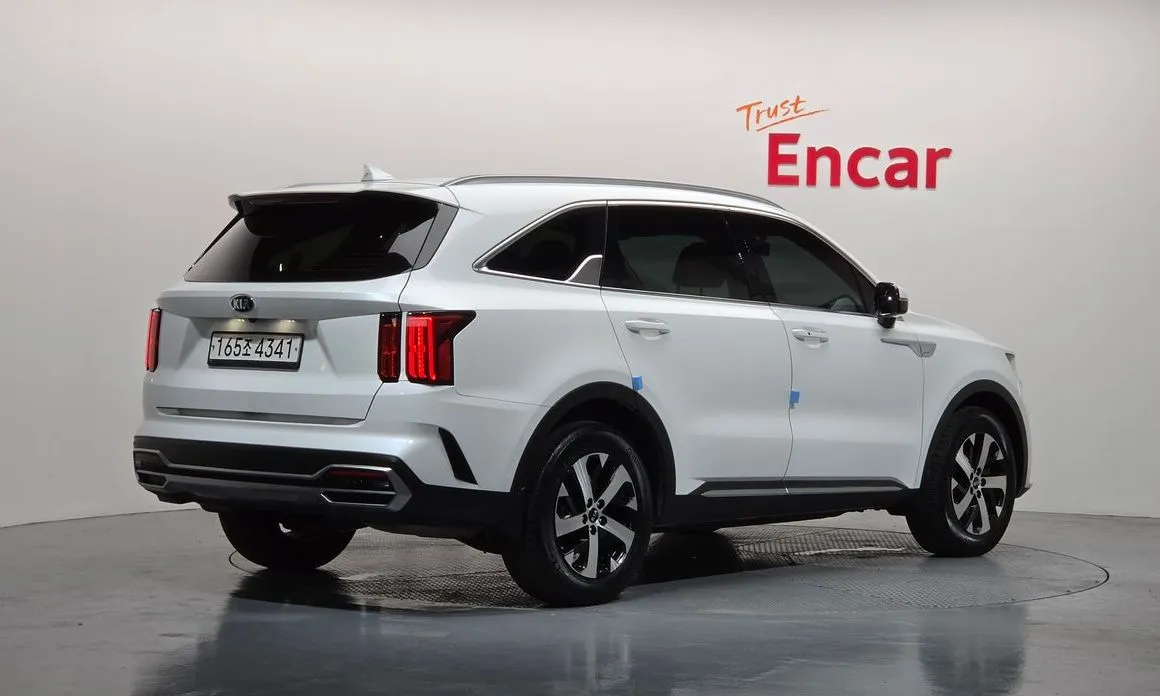 Kia Sorento — фото 10