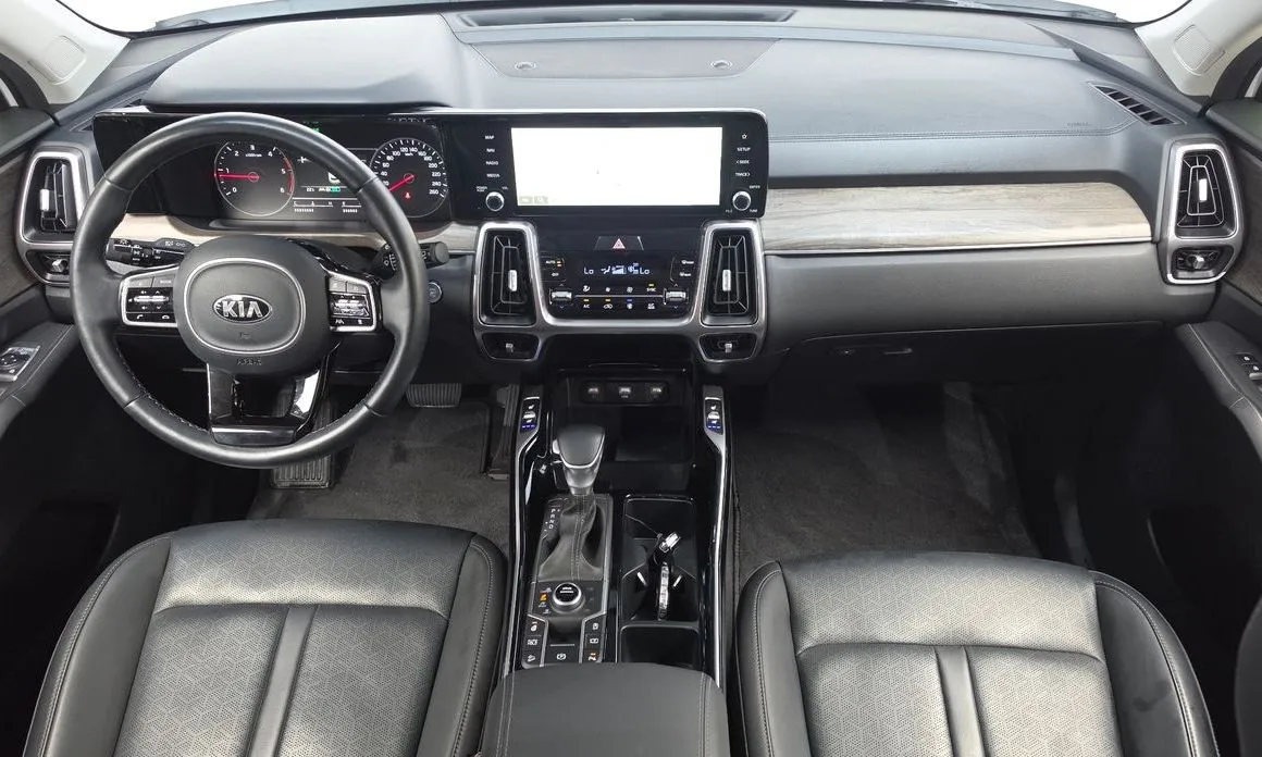 Kia Sorento — фото 8