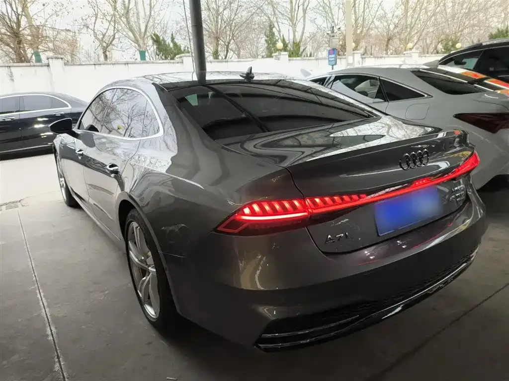Audi A7L — фото 9