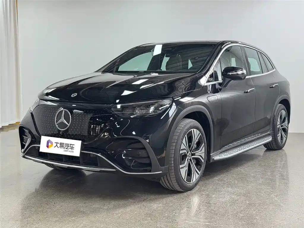 Mercedes-Benz EQE SUV — фото 1