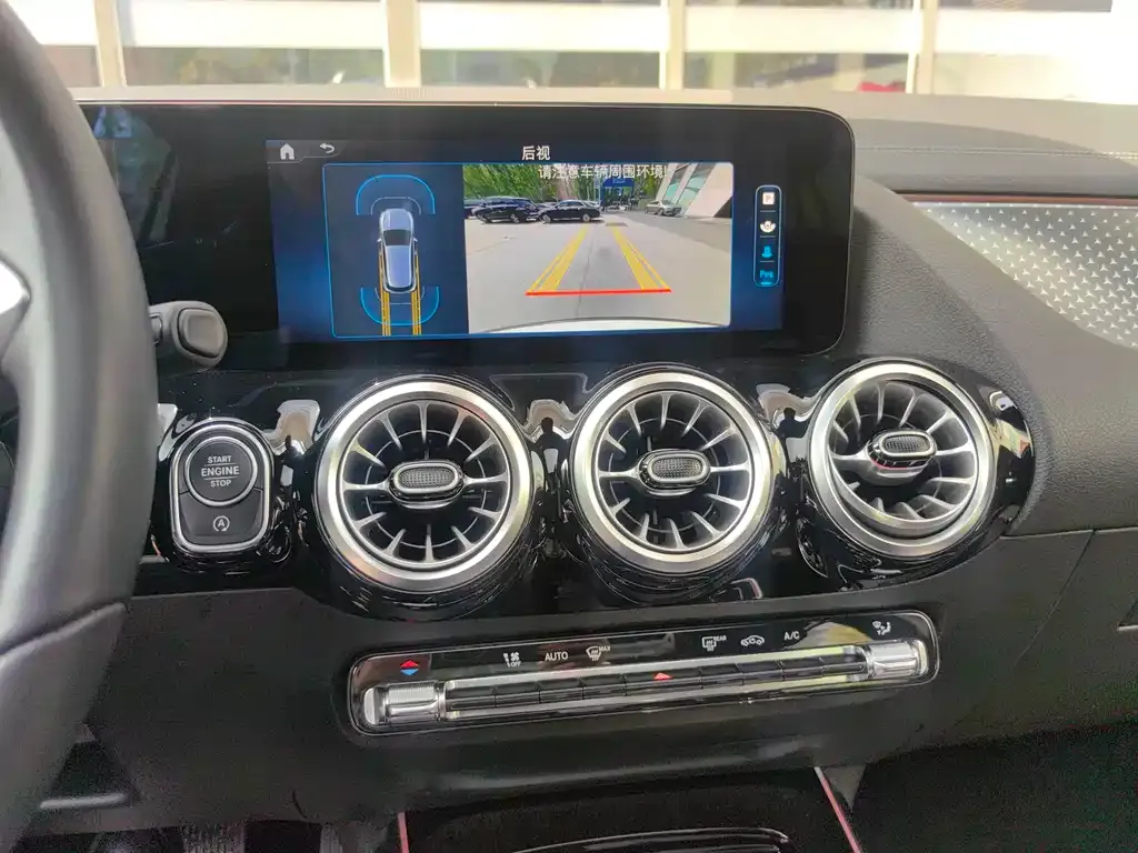 Mercedes-Benz GLA — фото 9