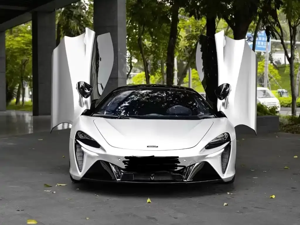 McLaren Artura — фото 1