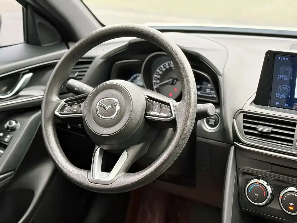 Mazda CX-4 — фото 8