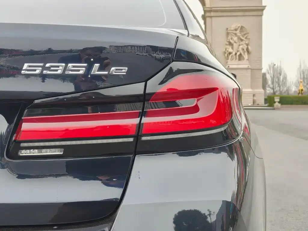 BMW 5 Series New Energy — фото 3