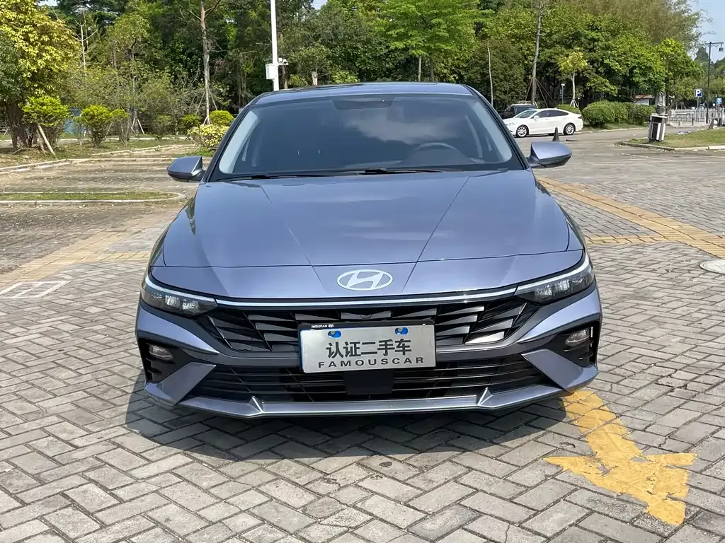 Hyundai Elantra — фото 3