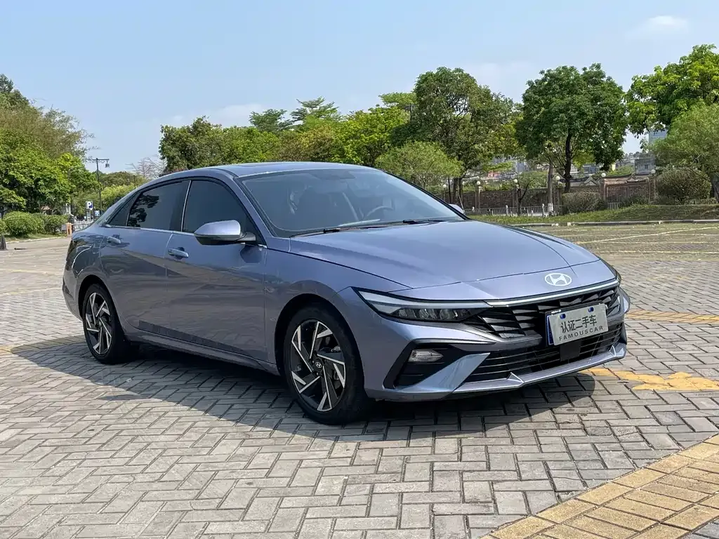 Hyundai Elantra — фото 7