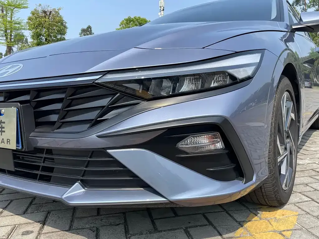 Hyundai Elantra — фото 4