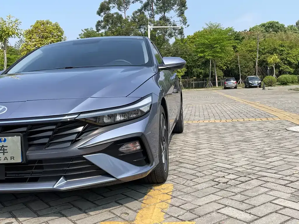 Hyundai Elantra — фото 9