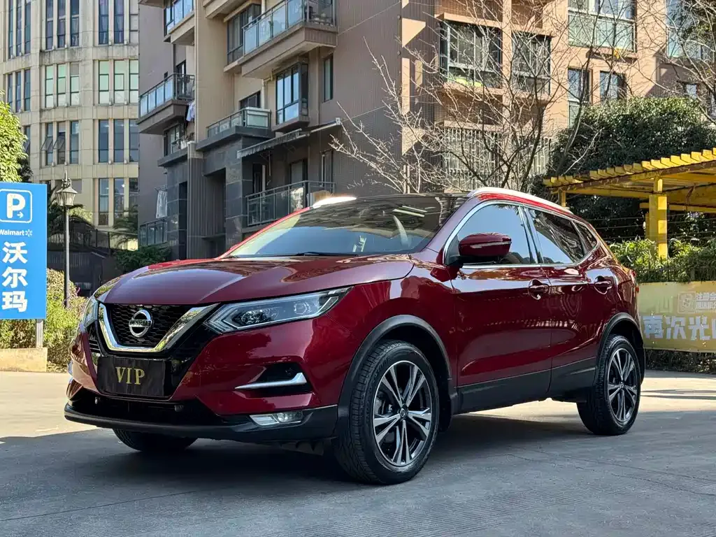 Nissan Qashqai — фото 1
