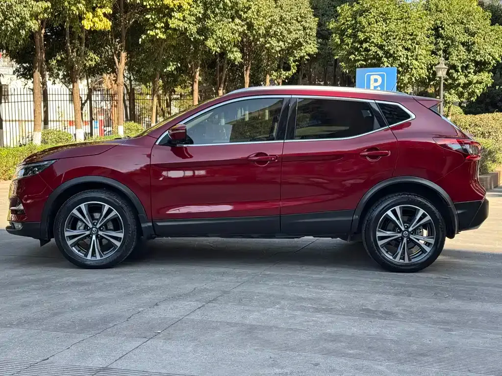 Nissan Qashqai — фото 9