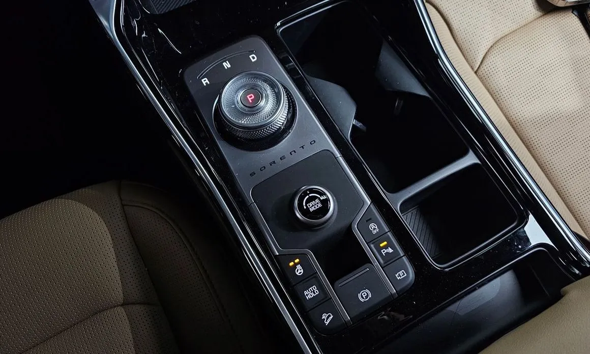 Kia Sorento — фото 6