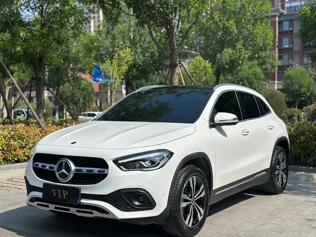 Mercedes-Benz GLA — фото 1