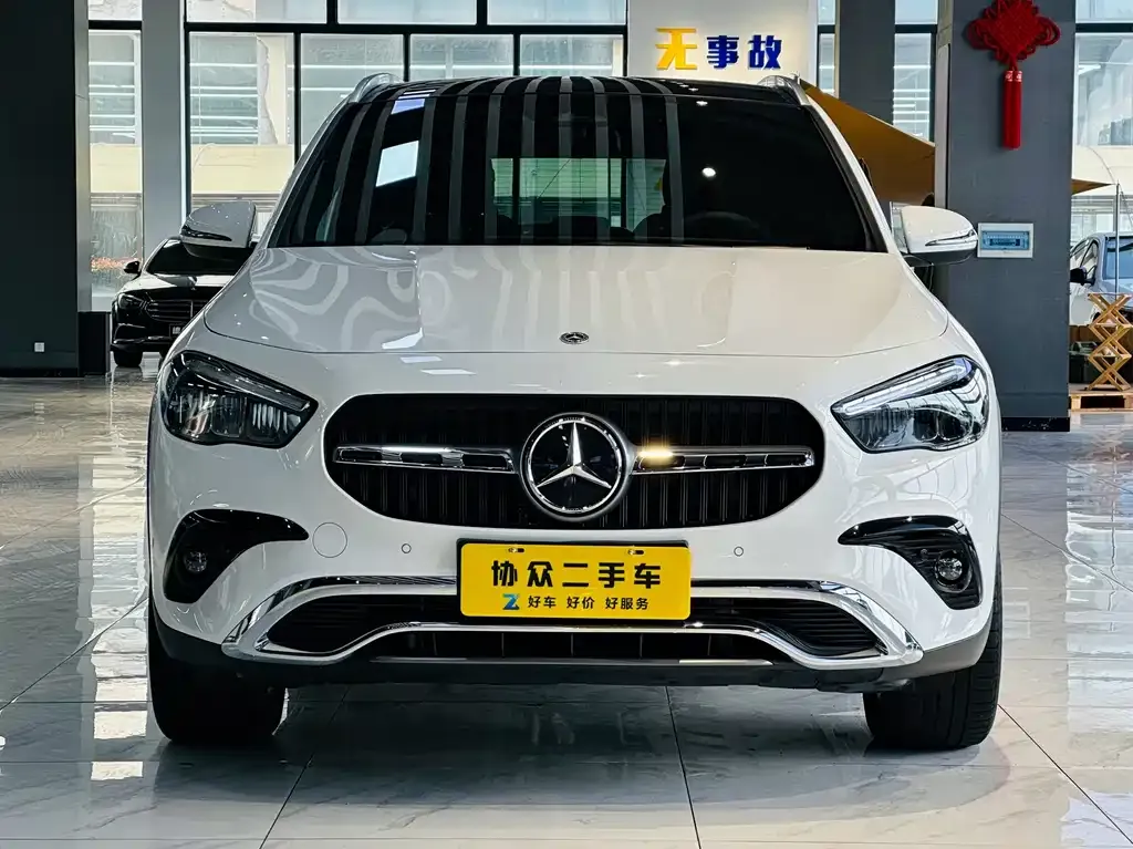 Mercedes-Benz GLA — фото 1
