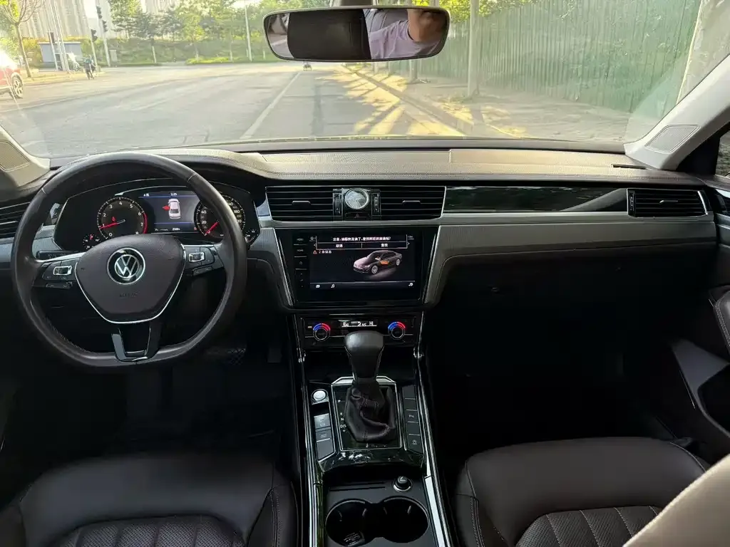 Volkswagen Phideon — фото 3