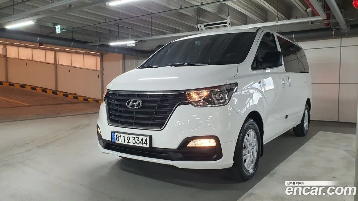 Hyundai Starex — фото 1