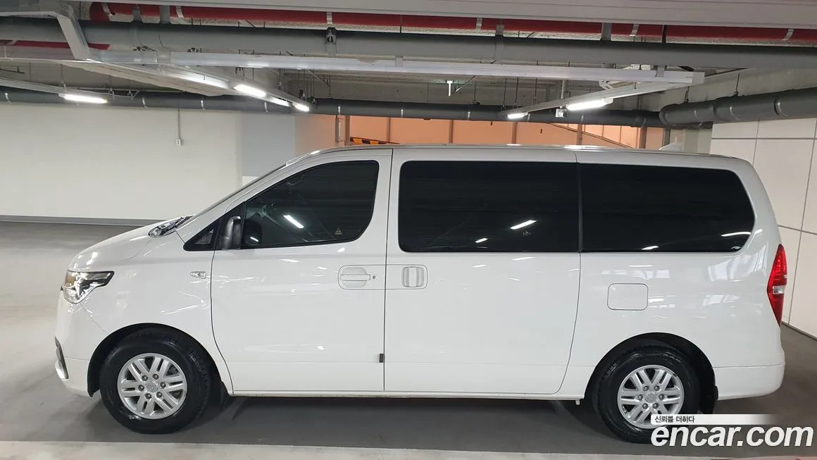 Hyundai Starex — фото 3