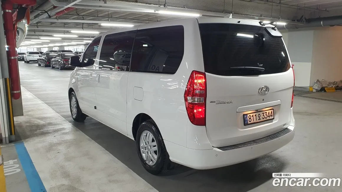 Hyundai Starex — фото 10