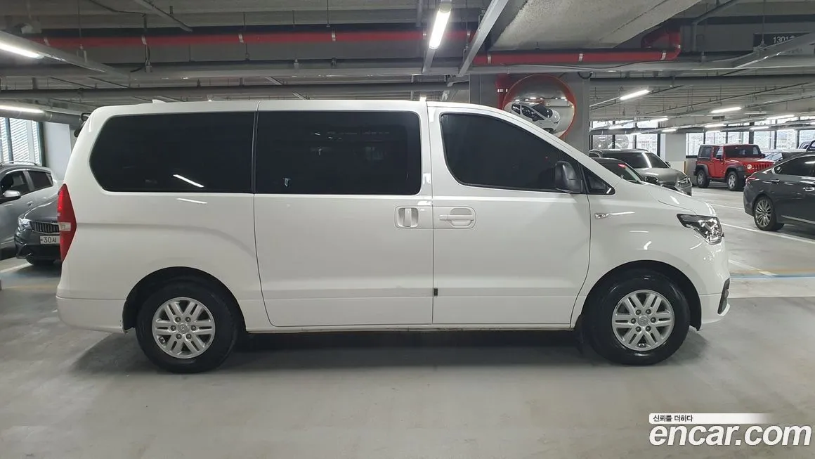 Hyundai Starex — фото 2