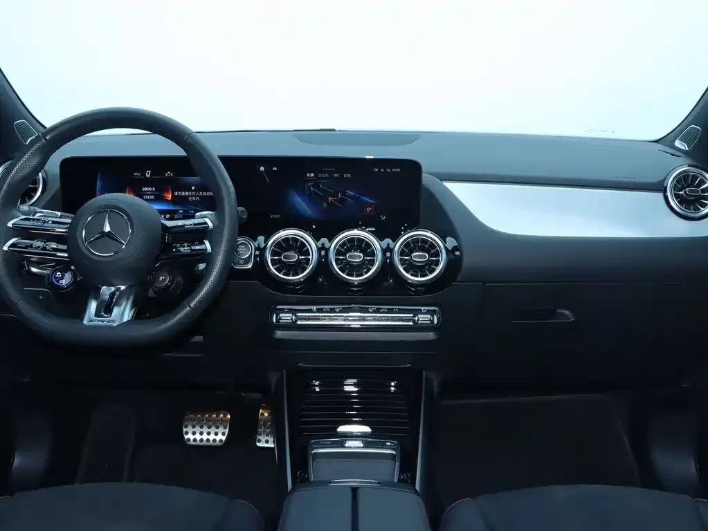 Mercedes-Benz GLA AMG — фото 10