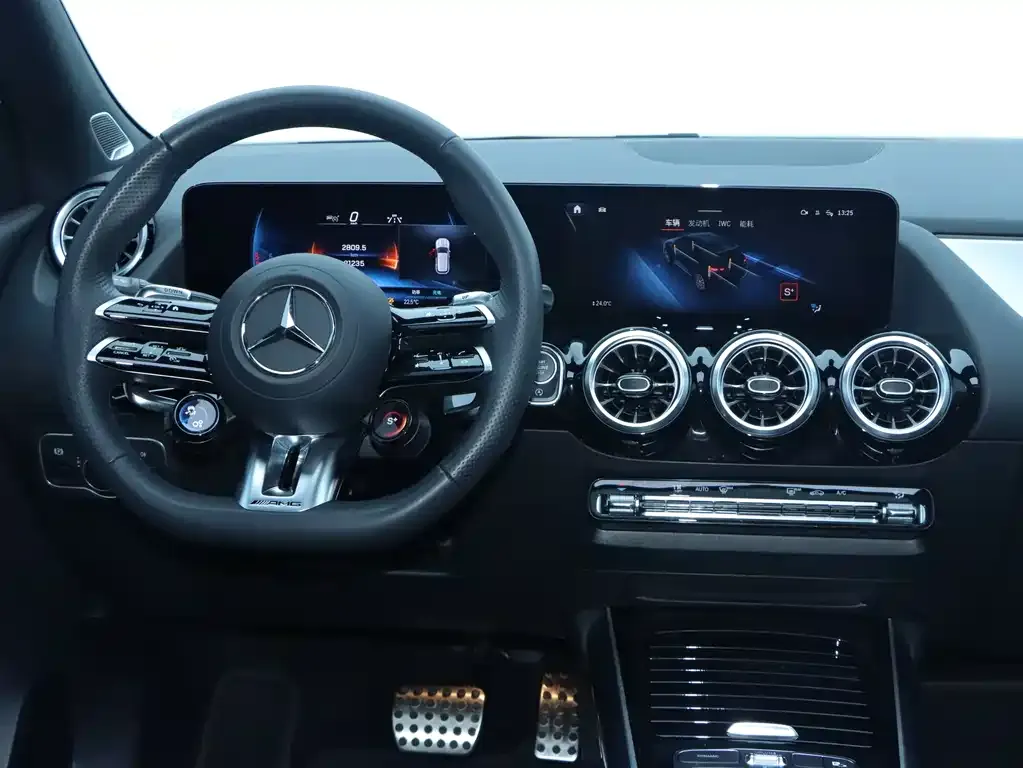 Mercedes-Benz GLA AMG — фото 6
