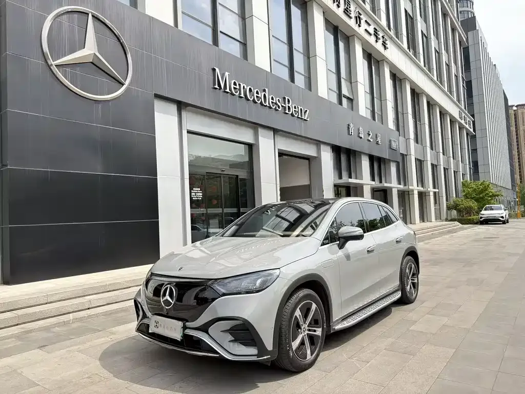 Mercedes-Benz EQE SUV — фото 1