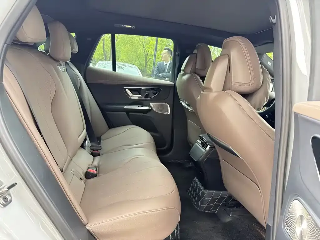 Mercedes-Benz EQE SUV — фото 4