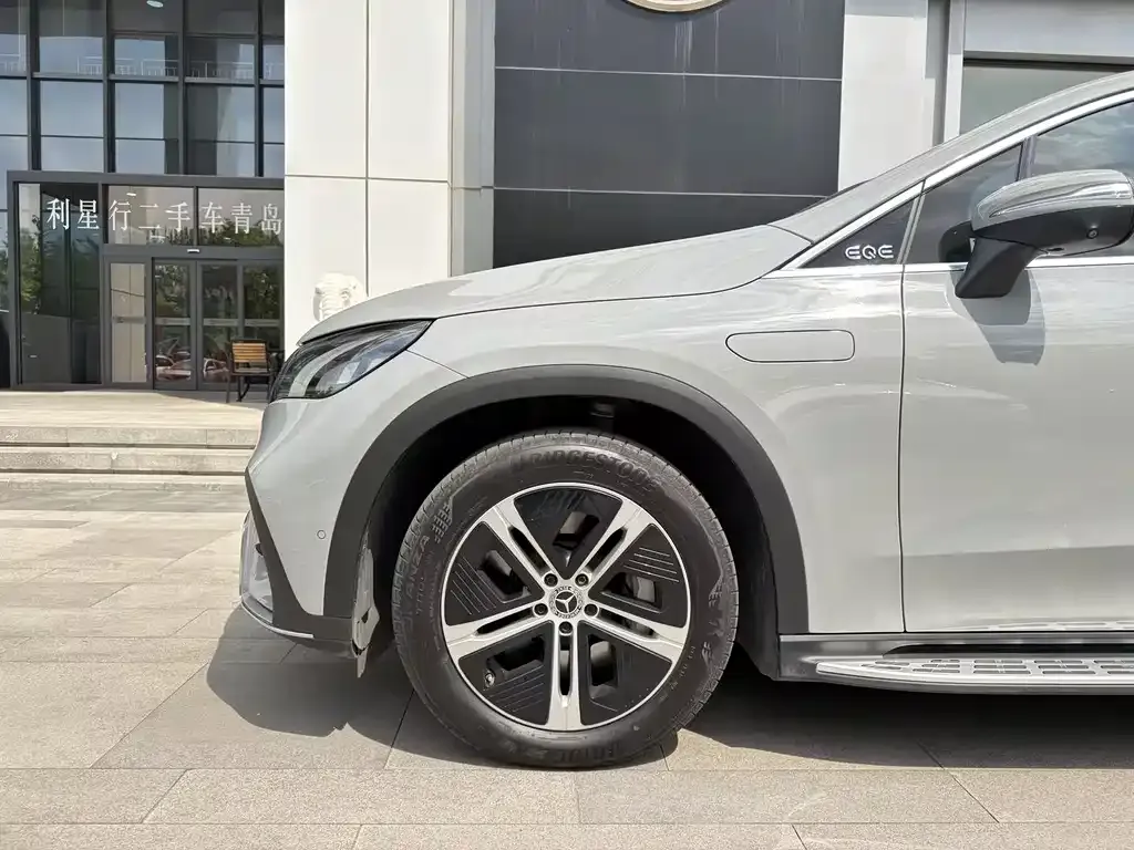 Mercedes-Benz EQE SUV — фото 3