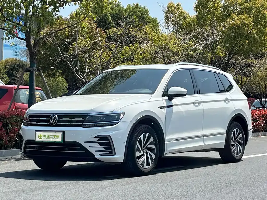 Volkswagen Tiguan L New Energy — фото 1