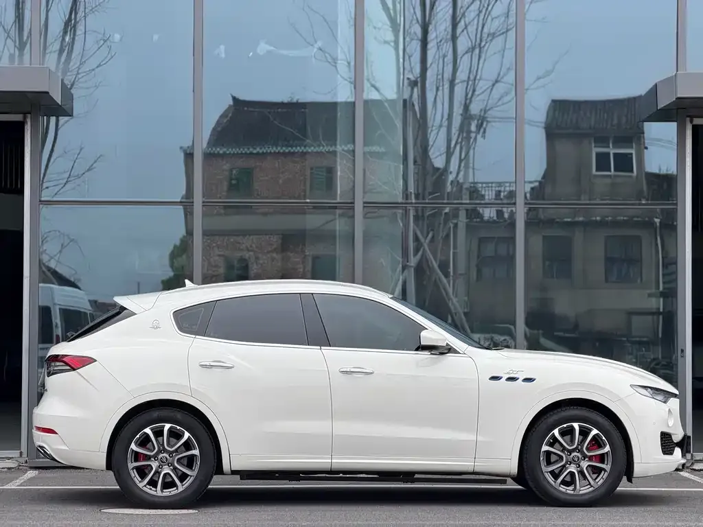 Maserati Levante — фото 7