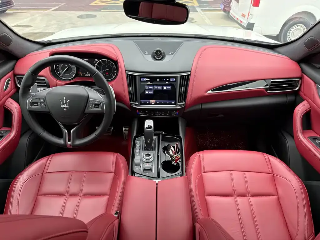 Maserati Levante — фото 8