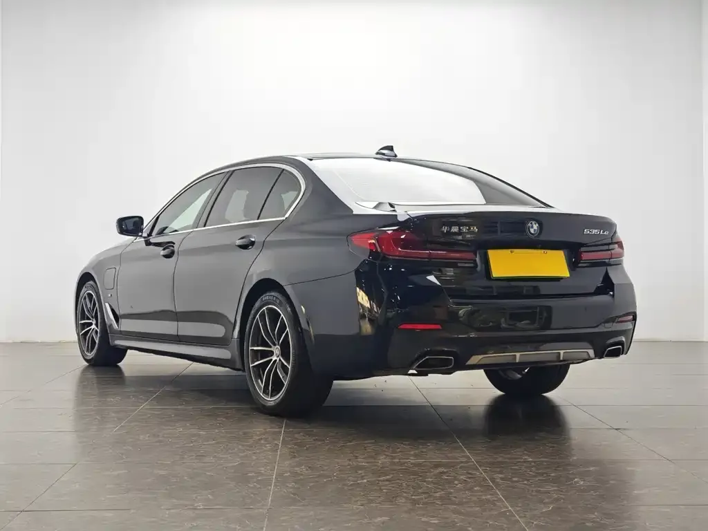 BMW 5 Series New Energy — фото 8