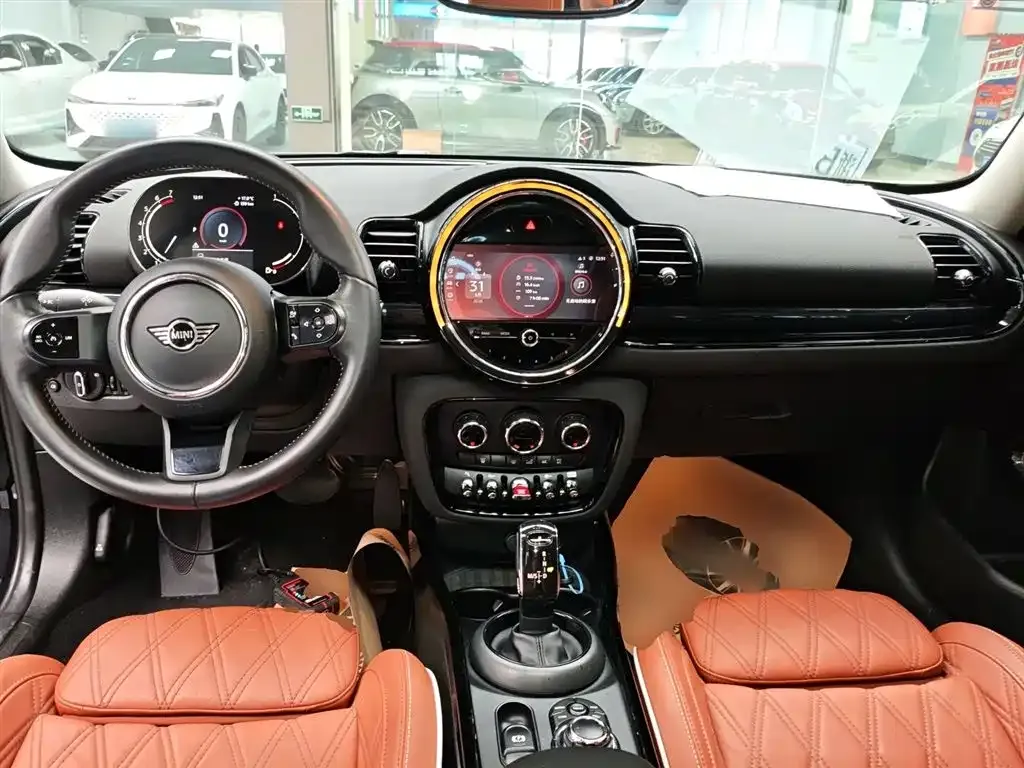 MINI Clubman — фото 7
