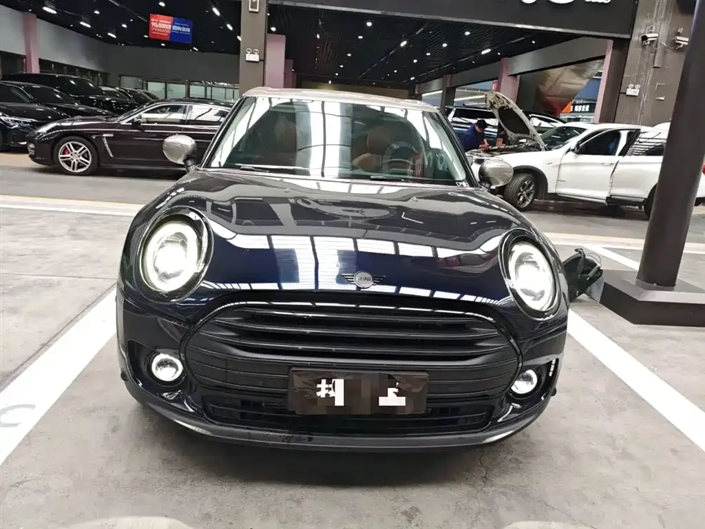 MINI Clubman — фото 2