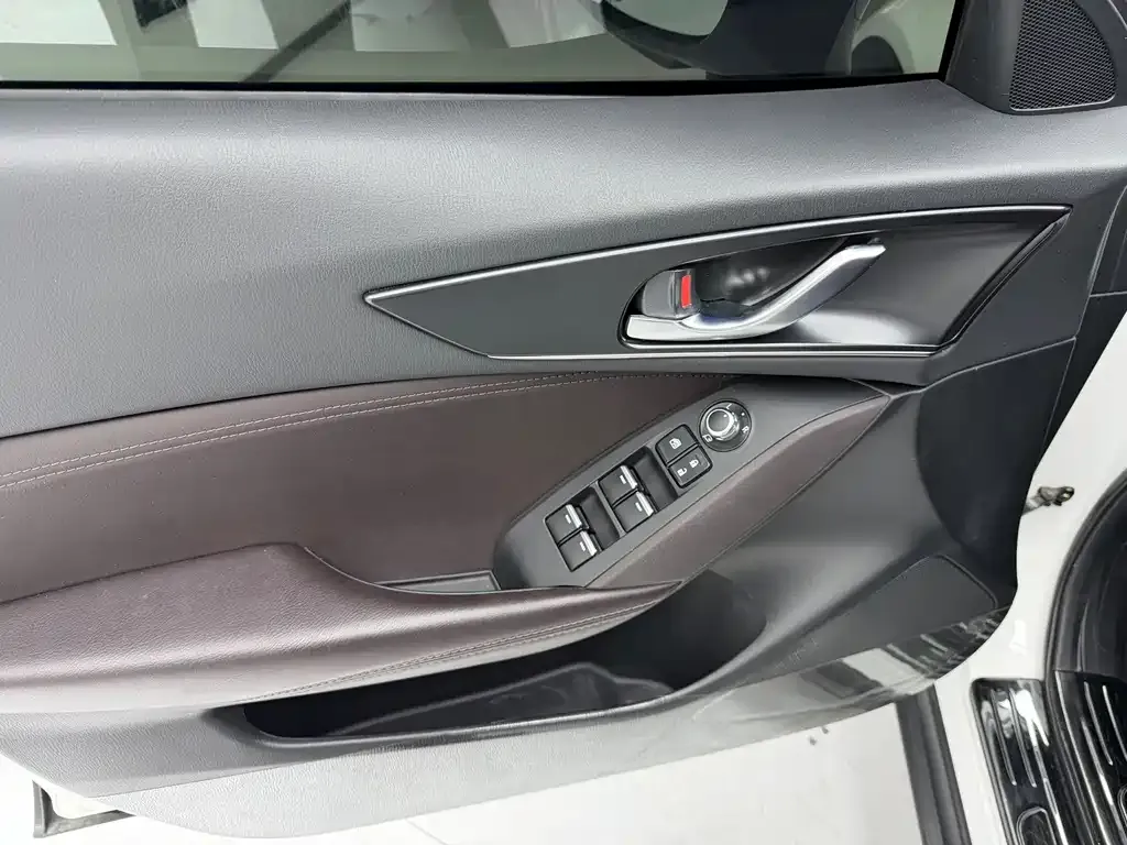 Mazda CX-4 — фото 3