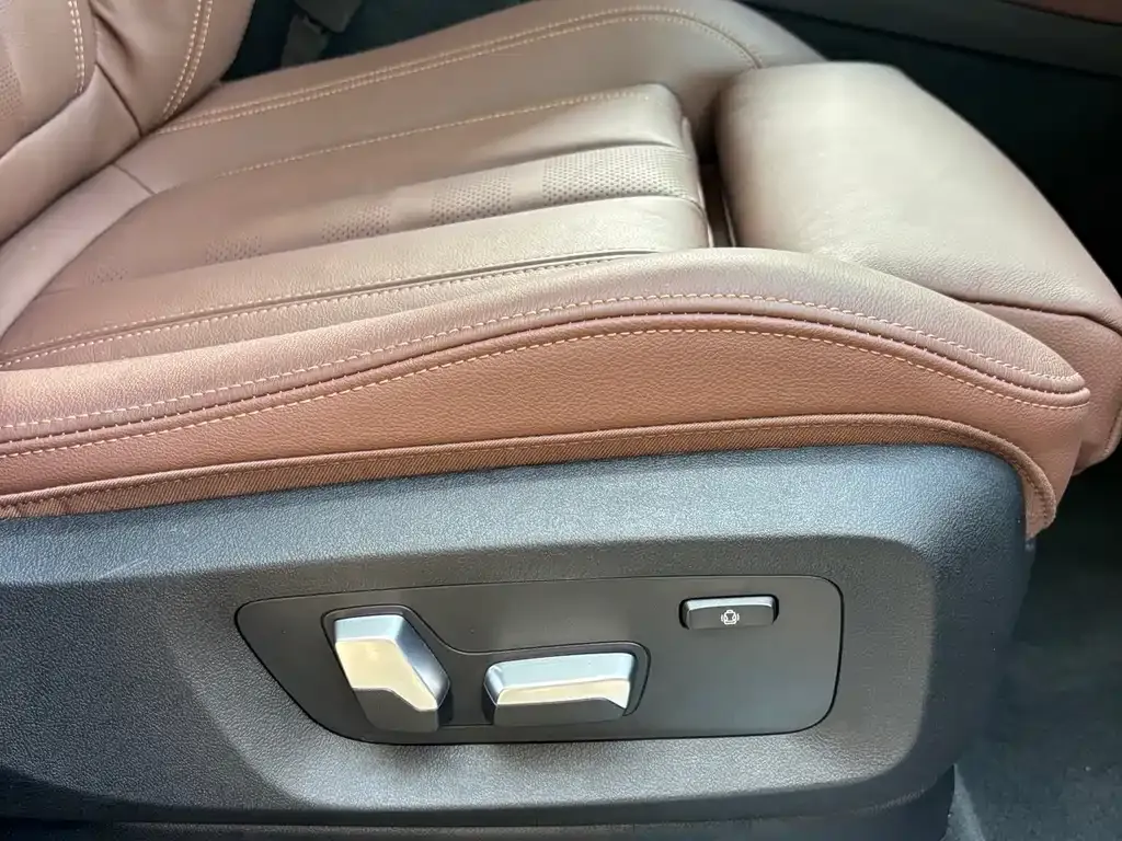 BMW X5 (Import) — фото 2