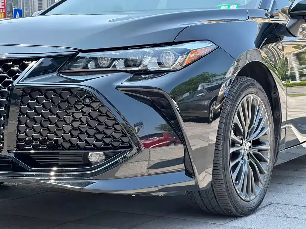 Toyota Avalon — фото 4