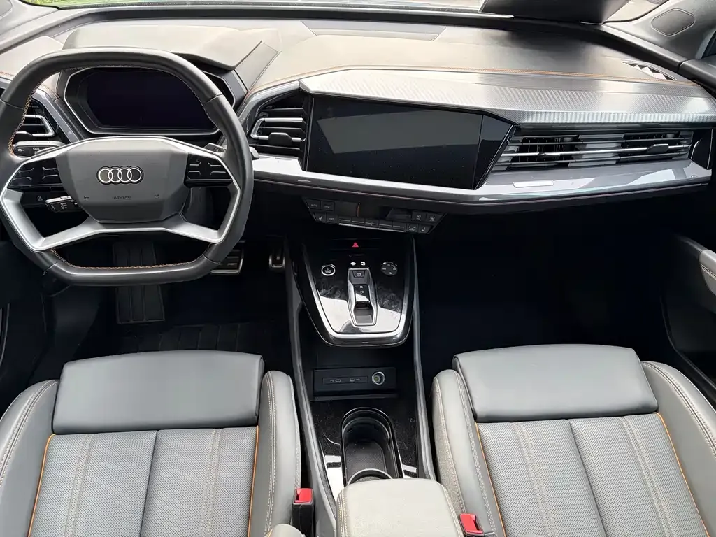 Audi Q4 e-tron — фото 3