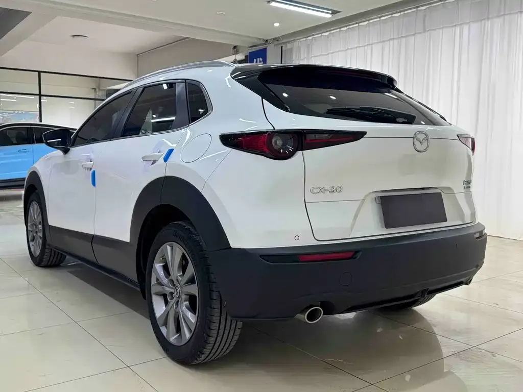 Mazda CX-30 — фото 10