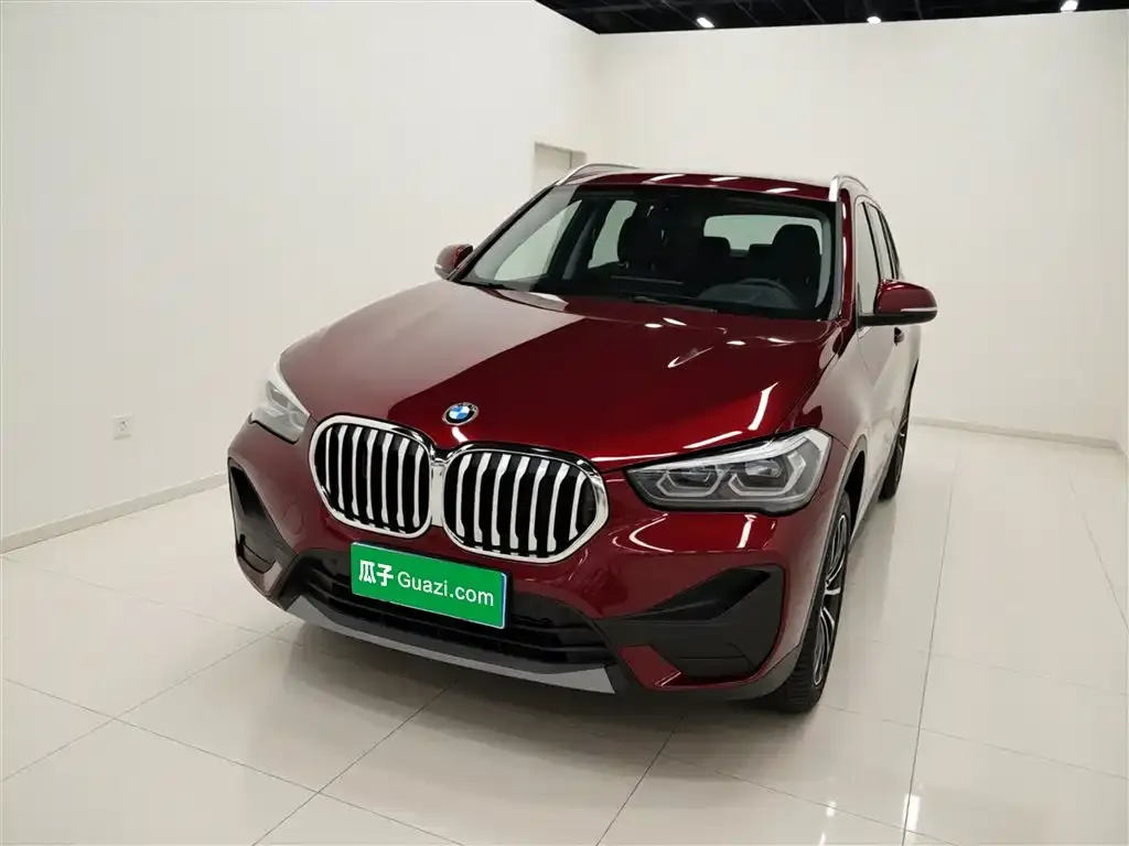 BMW X1 — фото 1