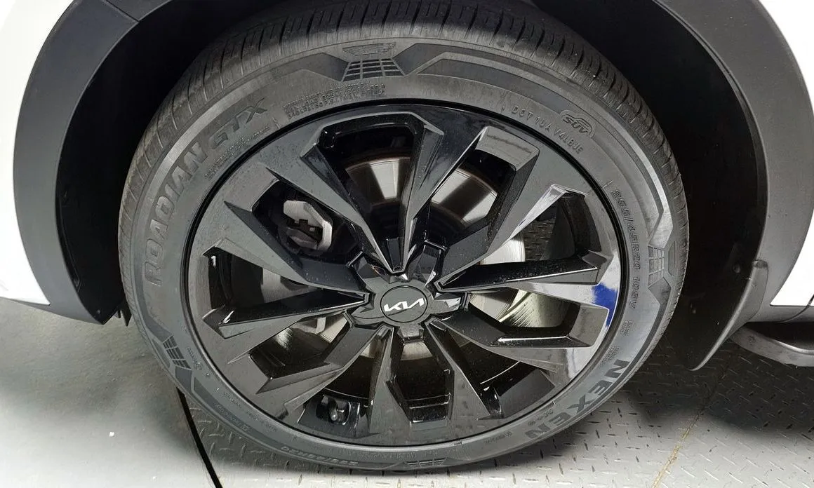 Kia Sorento — фото 6