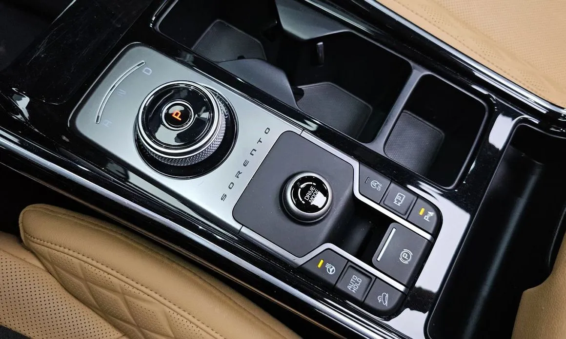 Kia Sorento — фото 8