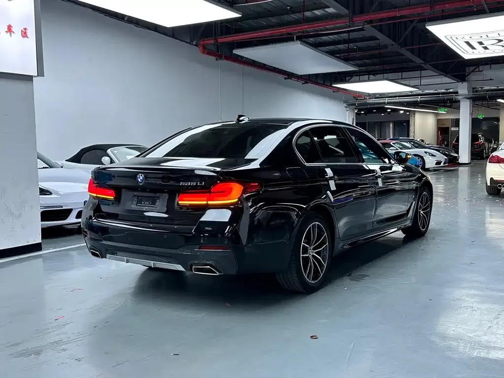 BMW 5 Series — фото 4
