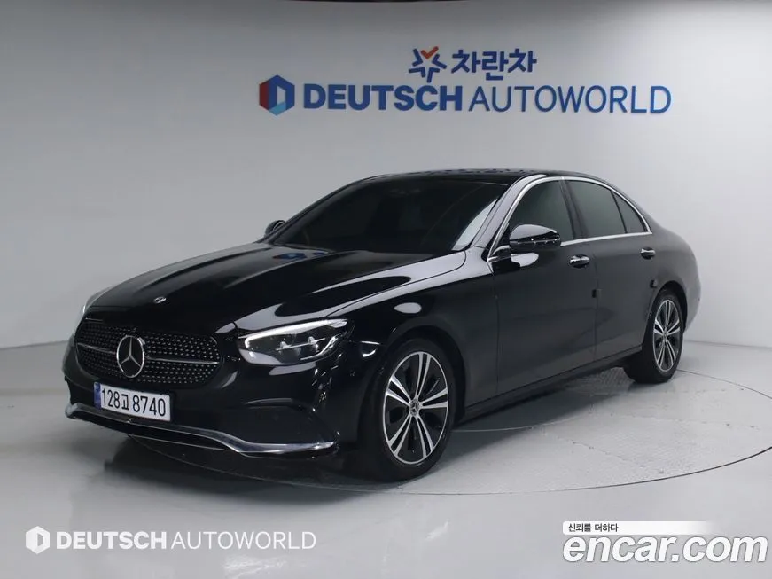 Mercedes-Benz E-Class — фото 1