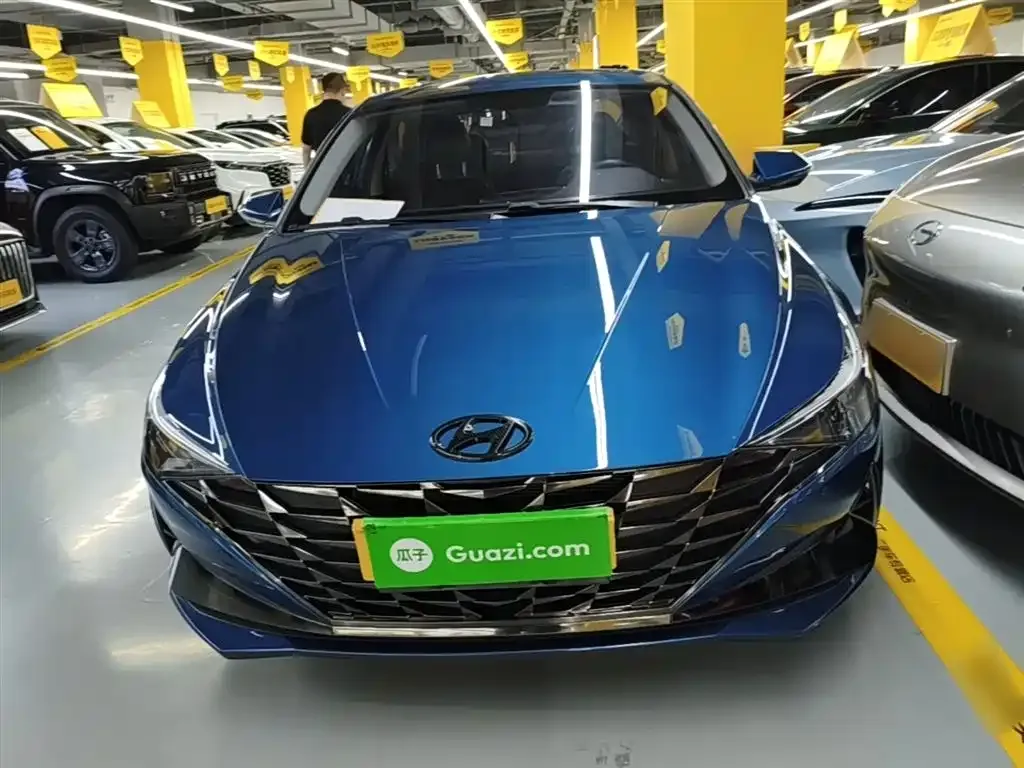 Hyundai Elantra — фото 2