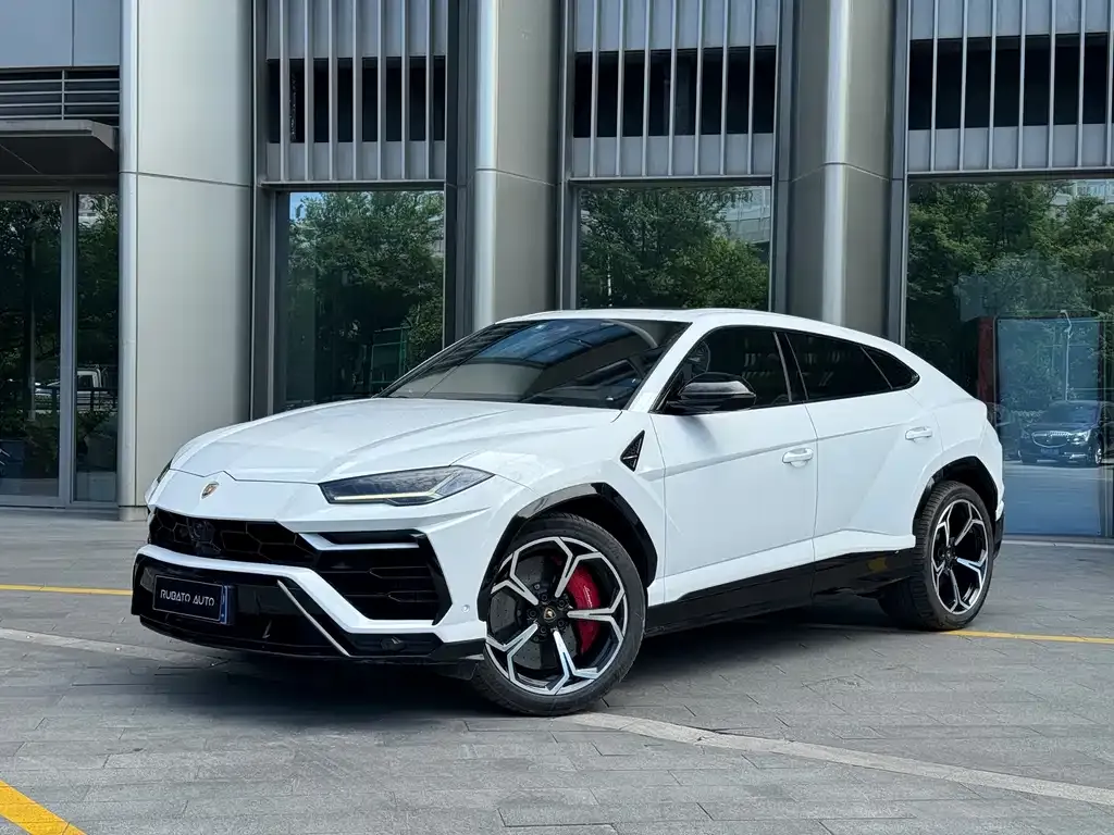 Lamborghini Urus — фото 1