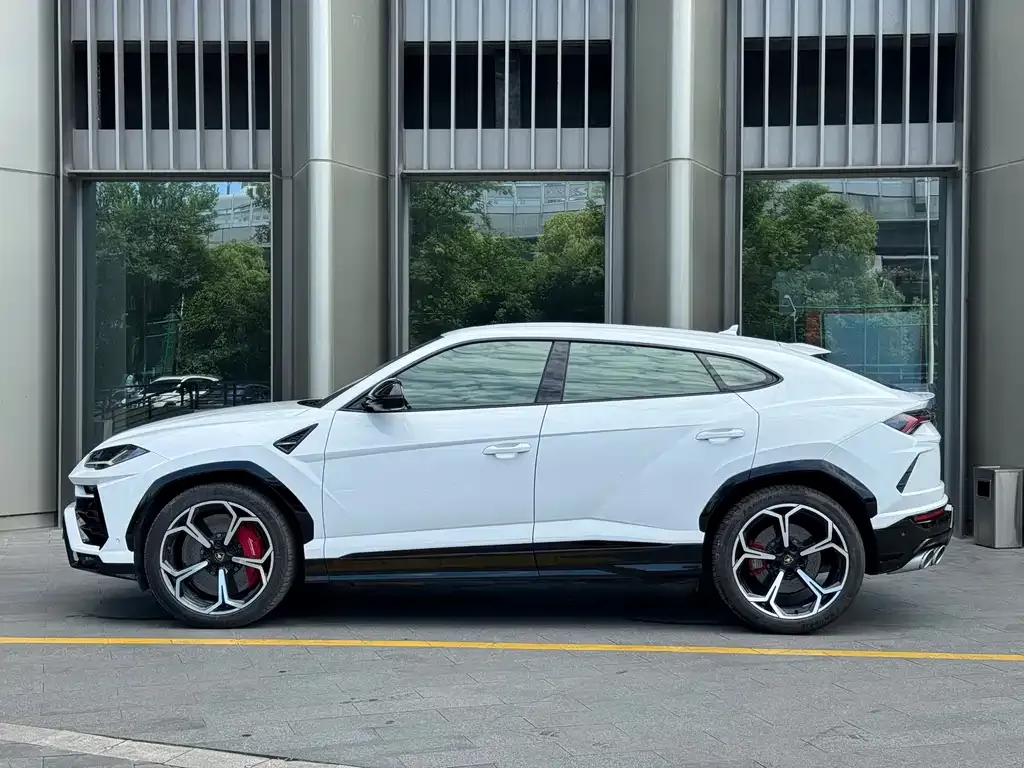 Lamborghini Urus — фото 9