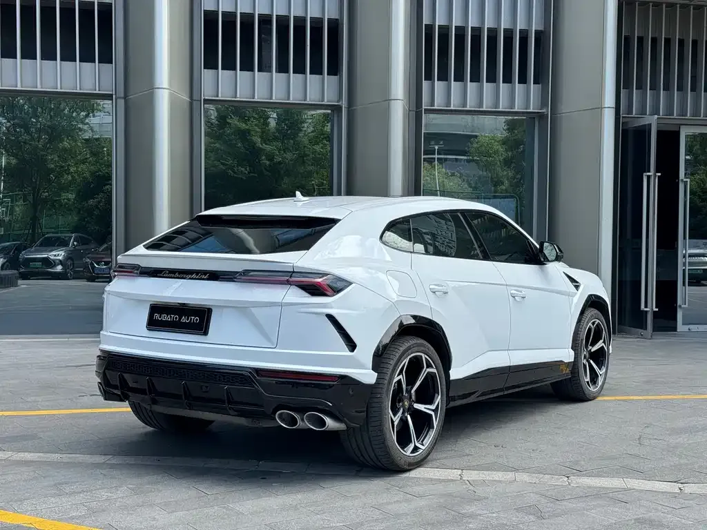Lamborghini Urus — фото 8