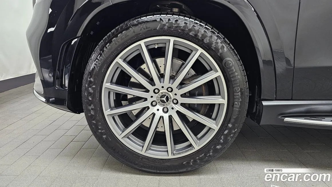 Mercedes-Benz GLS-Class — фото 10